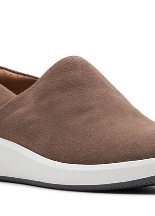 Замшеві сліпони clarks un rio rise pebble