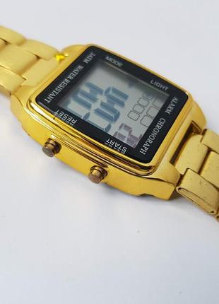 Часы, будильник, хронограф, календарь, подсветка.