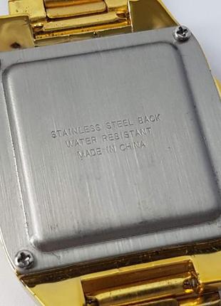 Часы, будильник, хронограф, календарь, подсветка.