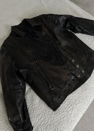 Розкішна вінтаж чорна шкіряна куртка косуха з плетінням7 фото