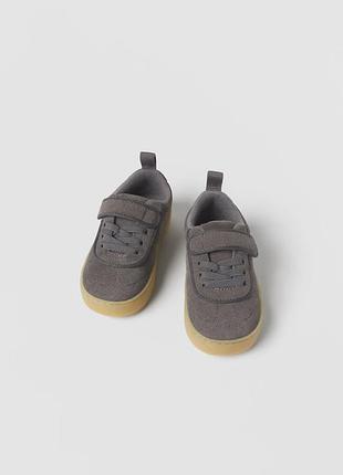 Шкіряні кросівки zara