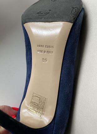 Шикарные туфли блестящие синие италия кожа 39 г.3 фото