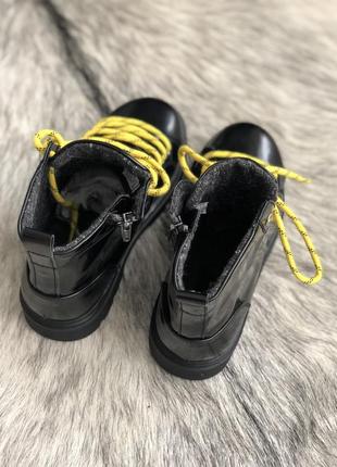 Стильні лакові черевики zara, чорного кольору2 фото