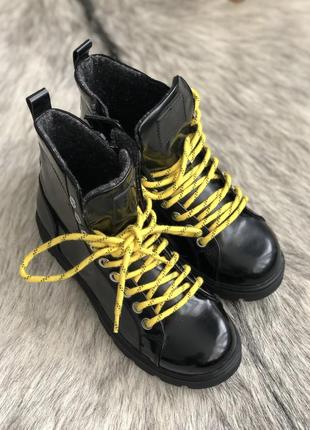 Стильні лакові черевики zara, чорного кольору4 фото