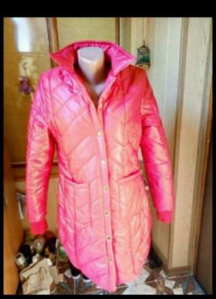 Куртка красная стеганная.весна осень.