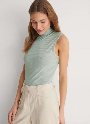 Топ у рубчик із зав'язками на шиї, розмір s, колір світло-зелений
