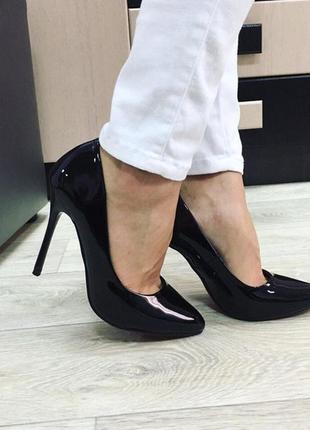 Элегантные туфли лодочки  лаконичного дизайна от t. taccardi by kari