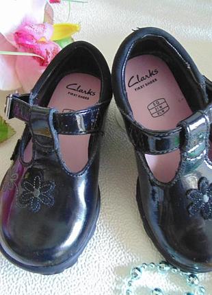 Мигают.шикарные туфли clarks 3