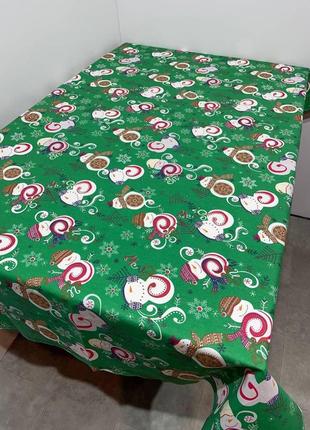 Скатертина новорічна сніговики 150*220 см тканина льон зеленого кольору