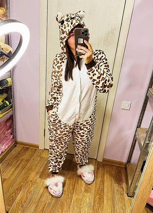 Пижама теплая кигуруми леопард для взрослых и детей размер размер s , m ,l ткань велсофт