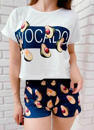 Жіноча піжама укорочена футболка+шорти (р.42-50) з принтом avocado