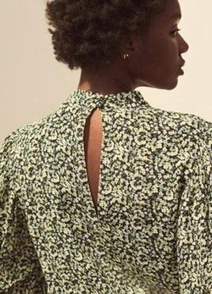 Приказная блузка в цветочный принт с объемными рукавами4 фото