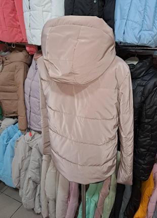 Стильна демісезонна куртка бархат весняна