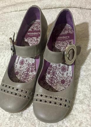 Зручні шкіряні туфлі wonders