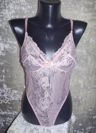 Сексуальное кружевное боди с высокой посадкой