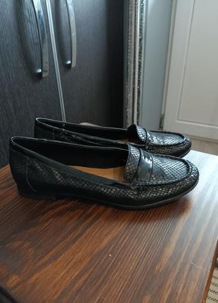 Шкіряні туфлі