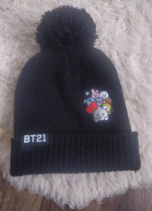 Шапка біні з балабоном bt21