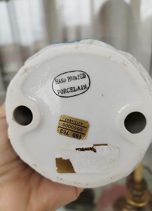 Статуэтка фарфор девушка с лейкой