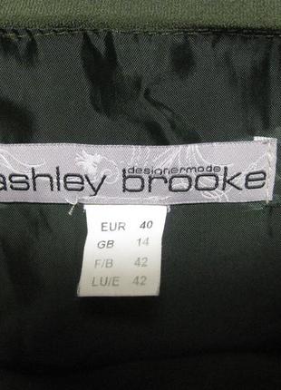 Приталенное силуэтное платье зеленое хаки милитари ashley brooke эшли брук км1548 италия миди10 фото