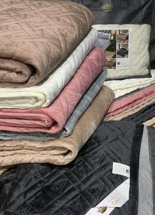 Велюрове покривало в наявності !