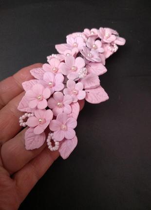 Свадебная веточка с розовыми цветами из полимерной глины для невесты1 фото