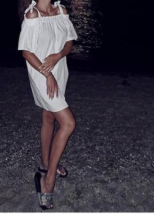 Сукня біла з відкритими плечами10 фото