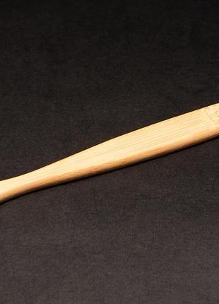 Натуральная бамбуковая щетка отбеливающая с угольной щетиной1 фото