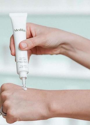 Clarity peptides пептидная сыворотка с 10% ниацинамидом medik8