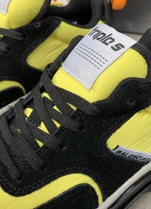 Кросівки balenciaga triple s 2.0 black yellow4 фото