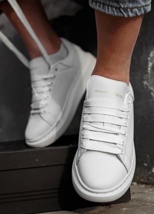 Кожаные, белые кроссовки кеды alexander mcqueen3 фото