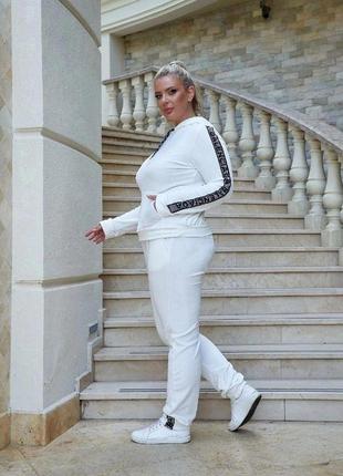 Велюровий спортивний костюм білий р.46-56
