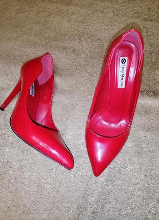 Шкіряні, лакові туфлі, лодочки, шпилька кожаные туфли  lino marano 38 розмір