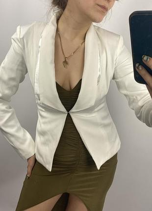 Белый пиджак классический жакет свадебный