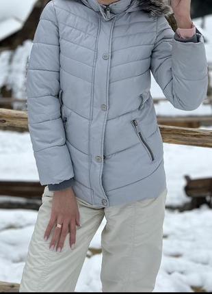 Куртка зимова сіра жіноча з капюшоном