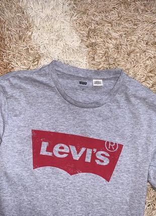 Футболка levis с крайних коллекций бренда, оригинал2 фото