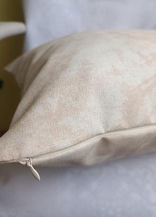 Декоративная наволочка 35*35 бежевая мраморная с плотной ткани2 фото