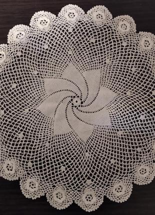 Гарна серветка ручної роботи