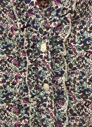Очень красивая и стильная брендовая блузка в цветочках 19.6 фото