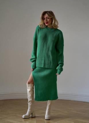 Костюм трикотажный женский юбка и свитер