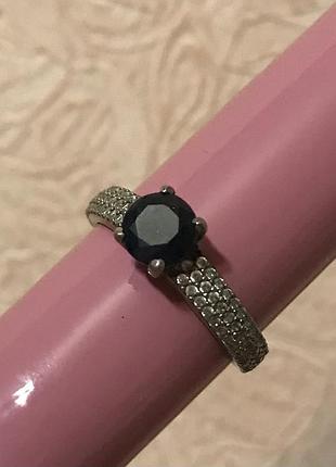 Серебряное кольцо с чёрным фианитом