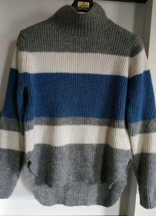 Вовняний светр zara knit
стан ідеальний. розмір 38 (м). склад зрізаний (вовна, мохер).