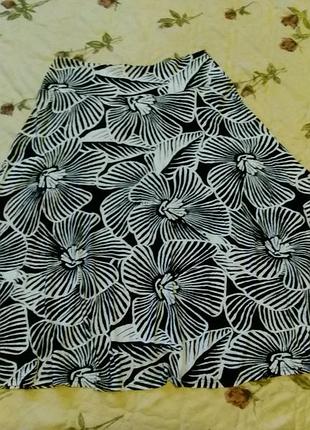 Красива літня спідниця