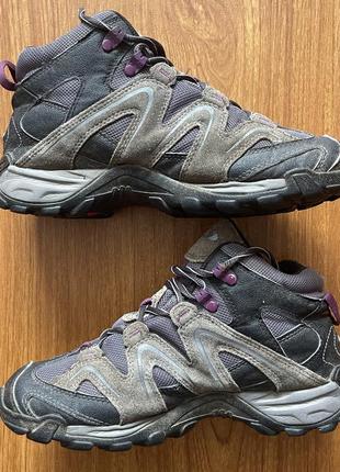 Женские туристические трекинговые ботинки salomon vega mid gtx