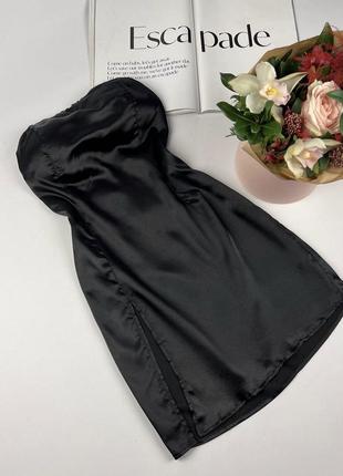 Черное атмосферное платье с разрезом2 фото