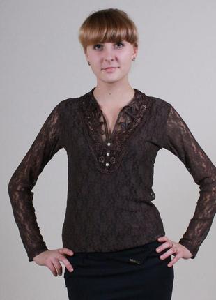 Кофта-блуза с воротничком коричневая гипюр, размер 42-44