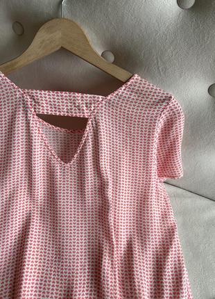 Легесенька блузка з середечками10 фото