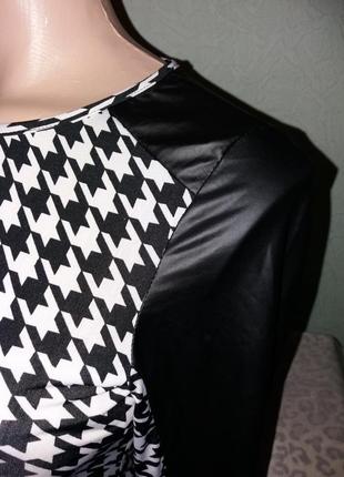 Тонке комбіноване еластичне миниплатье з вставками під шкіру,42-44разм.