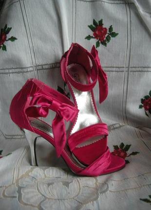 Супер босоніжки модерн,р. 40-190грн.