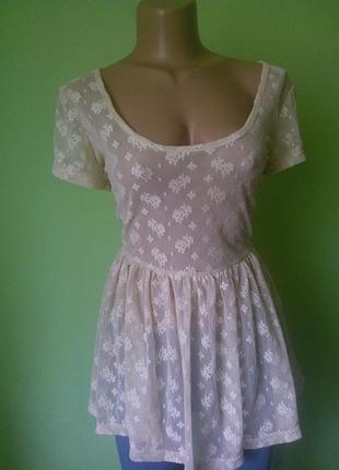 Мила гіпюрова блузочка мерехтливої кольору