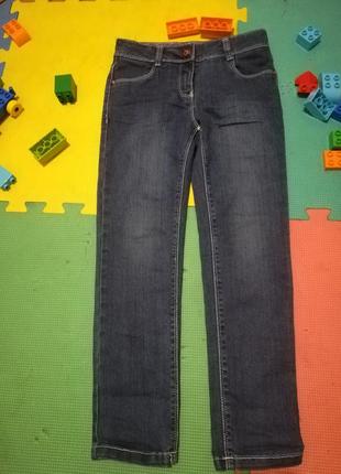 Новые джинсы отличного качества.